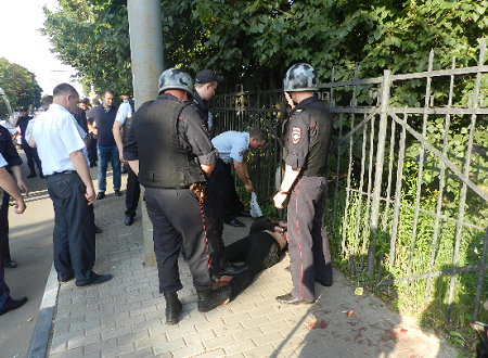 Суд оставил под стражей пациента психбольницы, напавшего на полицейских в Орле